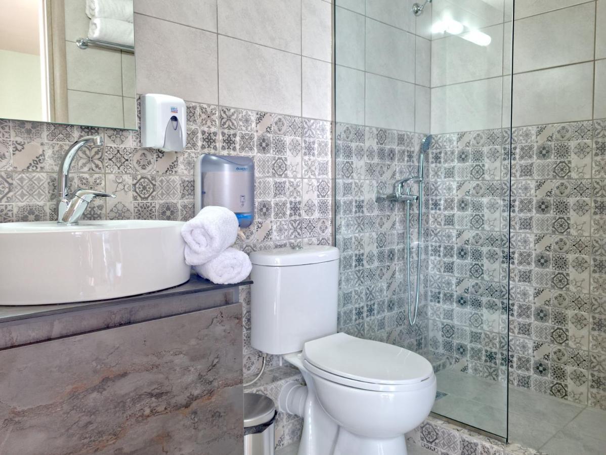 Epipleon Luxury Suites -102- Δωμάτιο 45Τμ Με Βεράντα 35Τμ Μπροστά Στη Θάλασσα Nafpaktos Eksteriør billede