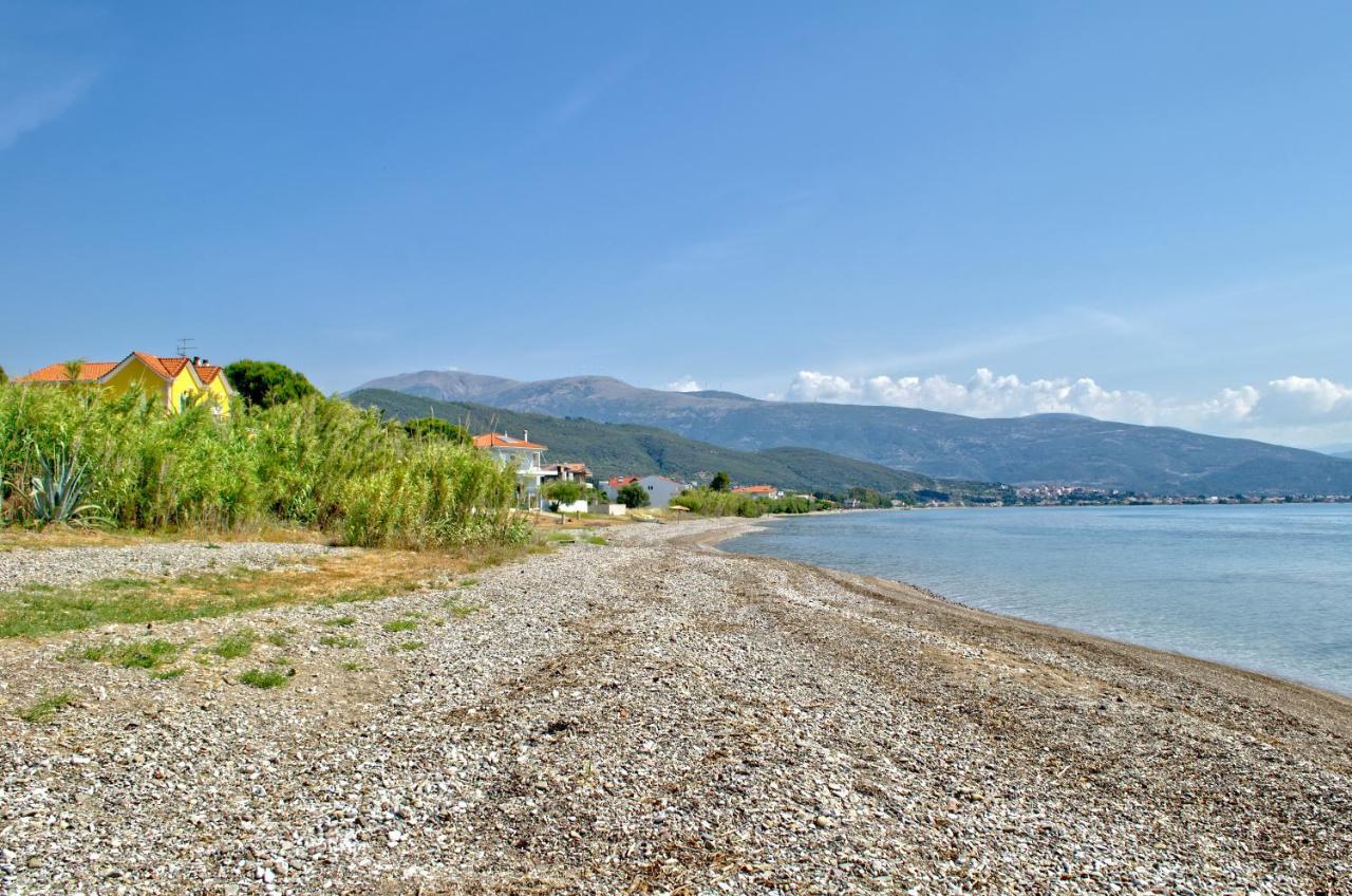 Epipleon Luxury Suites -102- Δωμάτιο 45Τμ Με Βεράντα 35Τμ Μπροστά Στη Θάλασσα Nafpaktos Eksteriør billede
