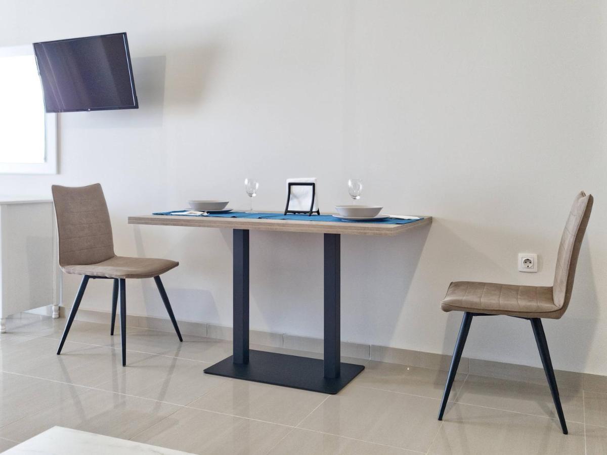 Epipleon Luxury Suites -102- Δωμάτιο 45Τμ Με Βεράντα 35Τμ Μπροστά Στη Θάλασσα Nafpaktos Eksteriør billede